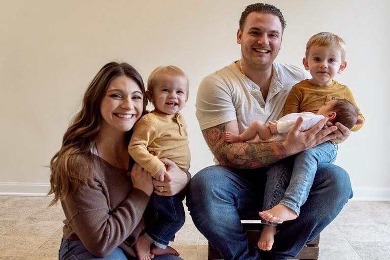 Divinos Pizzeria & Grille Founders, Jason and Whitney, with their three children.